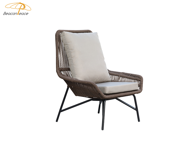 Modern lounge chair