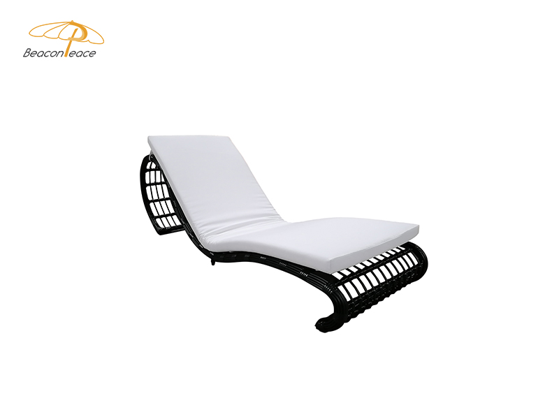 Outdoor Lounge Chair